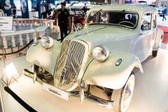 [VIMS 2017] Những mẫu xe cổ được tân trang đẹp mắt, nổi bật giữa dàn xe hiện đại