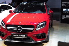 [VIMS 2017] Mercedes-AMG GLA 45: SUV động cơ 2L 381 mã lực, 0-100 km/h 4,4 giây, giá 2,4 tỷ