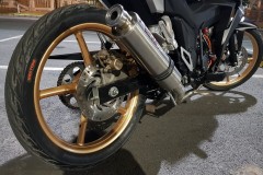 Winner 150 độ đơn giản đầy cứng cáp đọ dáng dưới ánh đèn