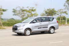 Có nên mua ô tô vào thời điểm này?