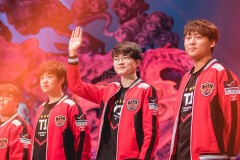 [CKTG 2017 – 14h00, 4/11] SKT vs SSG: Cuồng long quần chiến