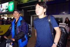 Công Vinh điều xe sang hơn 4 tỷ đồng đi đón HLV Miura