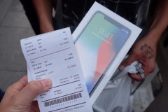 Giá iPhone X giảm 30 triệu sau 3 ngày mở bán