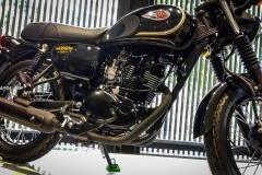 Kawasaki W175 SE tông màu độc quyền giá 52 triệu đồng