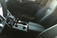 Lamborghini Urus hoàn toàn mới bị rò rỉ khoang lái đầy công nghệ