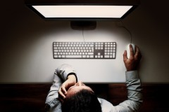 Những cách đơn giản giúp bạn đỡ mỏi mắt vì phải nhìn chằm chằm vào màn hình máy tính