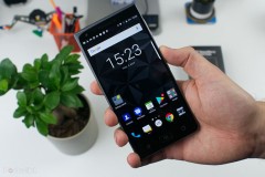 Đánh giá nhanh về cấu hình và giá bán chính thức của BlackBerry Motion