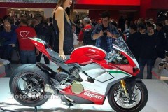 Panigale V4 Speciale phiên bản cao cấp nhất gặp nạn khi chưa kịp lăn bánh