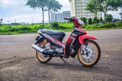 Sirius 110 độ đơn giản khoe dáng giữa đoạn đường đẹp