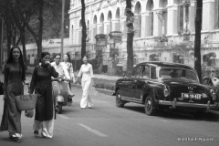 Tái hiện phố Sài Gòn thập niên 60 bằng bộ ảnh xe cổ 2017