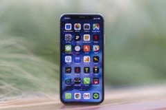 Tại sao đến Phone X Apple mới sử dụng màn hình OLED?