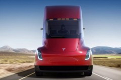 Tesla ra mắt xe tải điện, chạy 800km cho 1 lần sạc