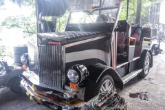 Kiểu độ xe "liên hiệp quốc" một cách vui tính ở Hà Nội