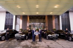 Bàn giao 4 xe Mercedes E-Class thế hệ mới cho khách sạn 5 sao tại Hà Nội