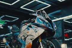 Soi chi tiết BMW S1000RR “Cá Mập Chúa” hoá rồng