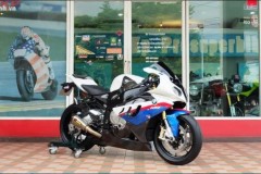BMW S1000RR vẻ đẹp từ thuở khai sinh của Superbike danh tiếng