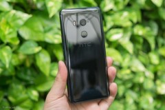 HTC U11 Plus:Ngoại hình bắt mắt, thân hình khỏe khoắn và góc cạnh