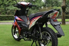 Winner 150 nhái với 2 phuộc kèm 2 bánh nhỏ xuất hiện tại Trung Quốc