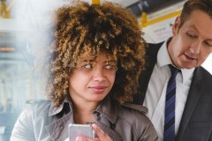 Google phát triển công cụ phát hiện người khác nhìn lén điện thoại