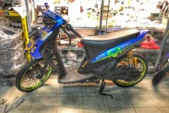 Yamaha Mio độ lạ mắt với Style xứ chùa vàng