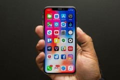 Ban đầu, iPhone X được lên kế hoạch ra mắt vào năm 2018