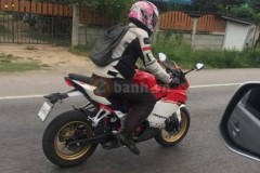 Dacati Panigale 150 bị lộ ảnh chạy thử nghiệm trên đường phố