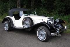 Bắt gặp xế cổ Jaguar SS100 1939 trên đường phố Hà Nội