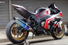 Kawasaki ZX-10R đẹp xuất thần qua phong cách tem đấu