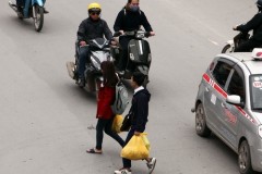 Từ ngày 1/1/2018, người tham gia giao thông nếu đi bộ sai luật sẽ bị phạt tù