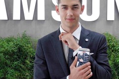 Samsung có bằng sáng chế áo với khả năng tự tạo năng lượng, sạc được cho smartphone