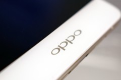 Lộ diện smartphone bí ẩn mang nhãn hiệu OPPO ở ngoài đời thực