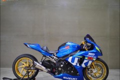 Suzuki GSX-R1000 'Quái vật' đáng sợ trong chặng đua Dragbike