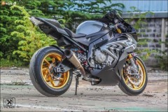 BMW S1000RR Vẻ đẹp khó cưỡng từ thiết kế bất đối xứng