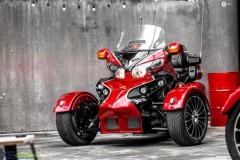 Hai chiếc Honda Goldwing được M-Racing độ lại với 3 bánh hầm hố