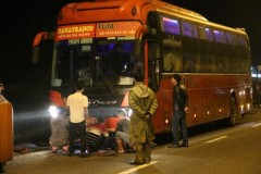 Huế: Xe máy mắc kẹt dưới gầm ôtô khách Phương Trang sau tai nạn