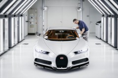 Một vòng bên trong nhà máy chế tạo quái thú Bugatti Chiron