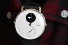 Nokia Steel HR có thêm phiên bản màu Rose Gold dịp Valentine