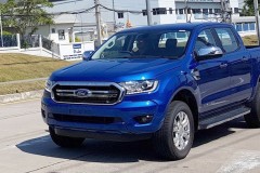 Ford Ranger 2018 bản tiêu chuẩn bất ngờ bị bắt gặp trên đường phố Thái Lan