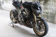 Kawasaki Z800 bản độ táo bạo cùng vũ khí hạng nặng
