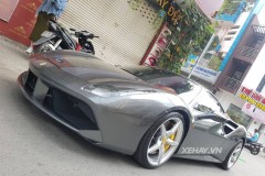 Người đẹp Đàm Thu Trang đưa Ferrari 488 GTB của Cường Đô La đi cafe cuối tuần