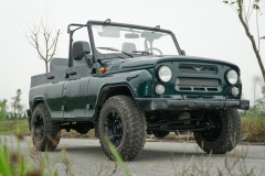 UAZ Hunter mui bạt vừa cập cảng Việt Nam có 2 tùy chọn động cơ