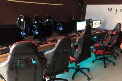 Thăm một quán net tiêu biểu của người Việt tại Mỹ: Cấu hình cực khủng với i5 8400 và VGA GTX 1060