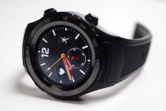 Smartwatch Huawei có viền nhận cảm ứng giống như màn hình hiển thị thực tế