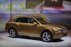 SUV siêu sang Bentayga sẽ có thêm hệ truyền động mới do Porsche phát triển