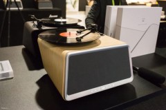 [CES18] Trên tay HYM Seed: Loa kiêm bàn xoay chơi đĩa than, thiết kế cổ điển, giá $799