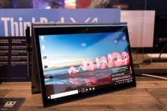 [CES18] Trên tay Thinkpad X1 Yoga thế hệ 3, màu bạc, cấu hình mới, hỗ trợ sạc nhanh và không còn màn hình OLED
