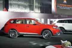Mitsubishi Outlander 2018 lắp ráp trong nước có giá dao động từ 808 triệu đến 1,1 tỷ