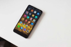 Trên tay Sharp Aquos S2: chiếc điện thoại dành cho những ai thích hàng “độc”