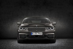 Bavarian sẽ ngừng cung cấp khối động cơ tăng áp kép V12 6,6 lít trên BMW M760Li