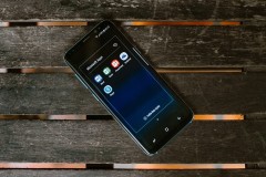 Rò rỉ hình ảnh người dùng cầm trên tay Samsung Galaxy S9